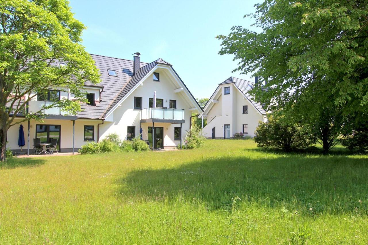 Strandnahe Fewo Rex Rugia: Terrasse und Ahoi Erlebnisbad Lobbe Exterior photo